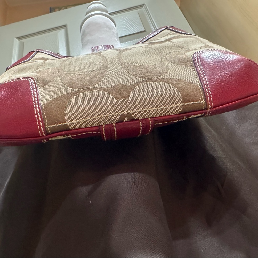 Vintage COACH Hampton Signature Monogram Shoulder Bag With Red Leather Handbag - Picture 10 of 16